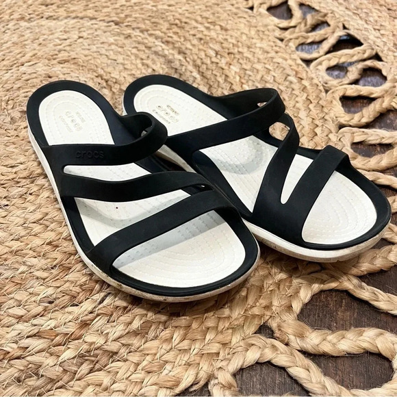 CROCS Swiftwater Sandals Black/White Strappy Outdoor Comfort Walk SlipOn Shoe 6 - Picture 2 of 4